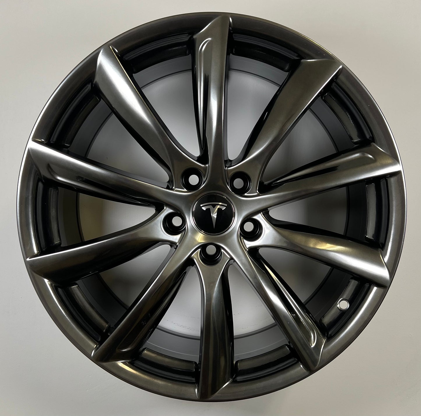 19" Tesla Replica Rim (Ikon) Hyper Black (Gunmetal)